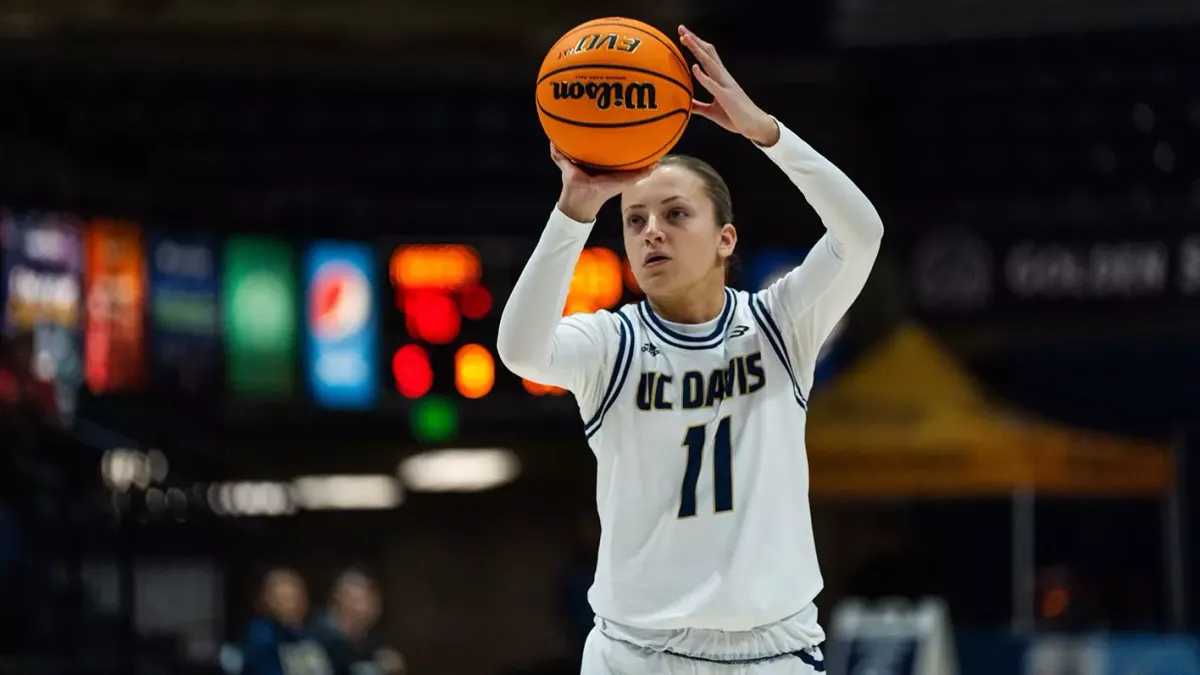 Cal State Bakersfield Roadrunners at UC Santa Barbara Gauchos Womens Basketball