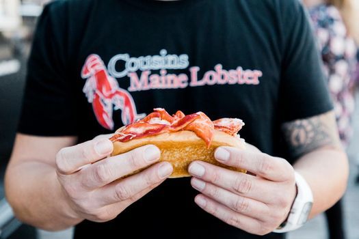 Monday Food Truck and Wine Special with Cousins Maine Lobster