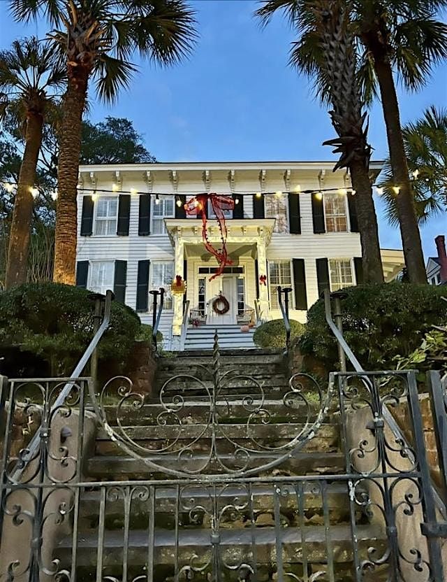 Candlelight Holiday Victorians Walking Tour