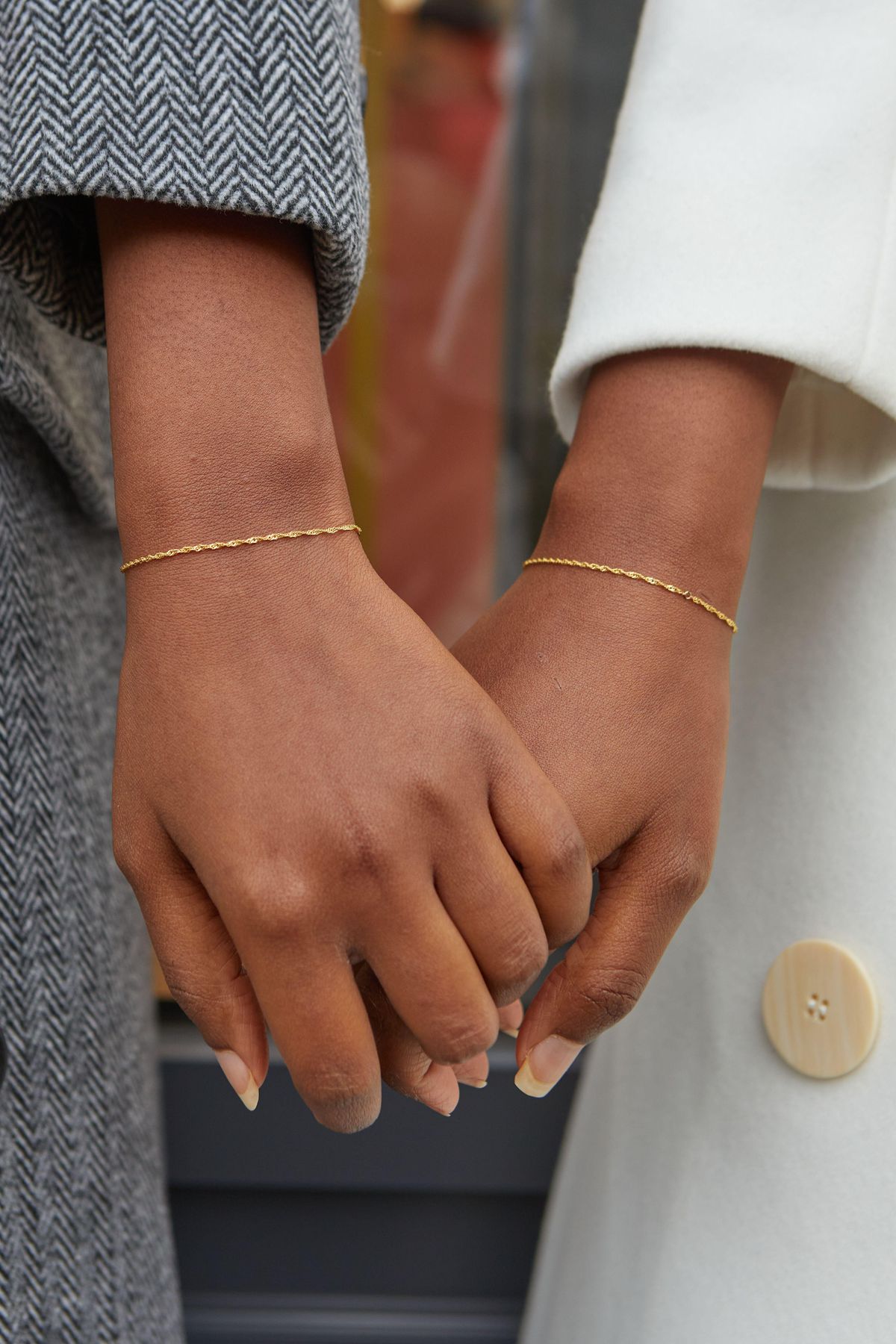 Astrid & Miyu Bracelet Welding!