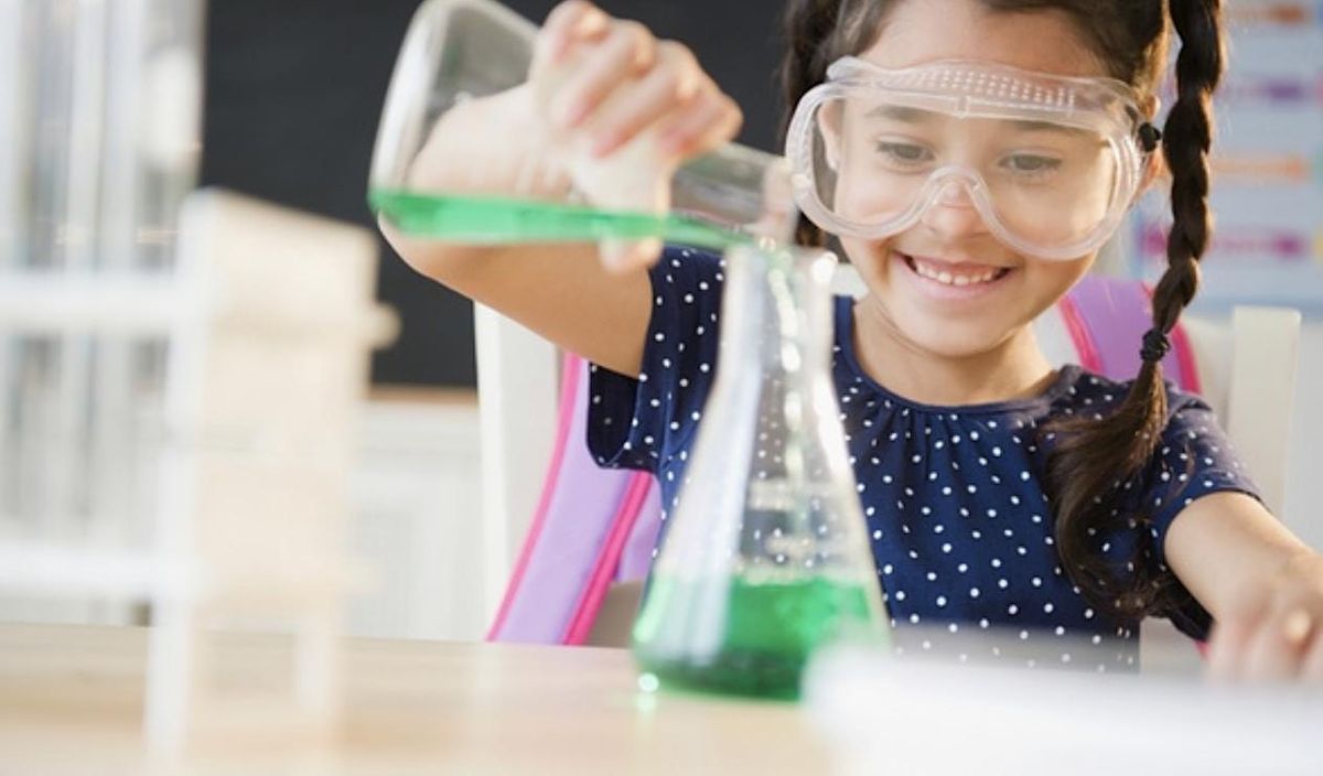 The Fun Laboratory! Experiment with your mini scientist, drinks