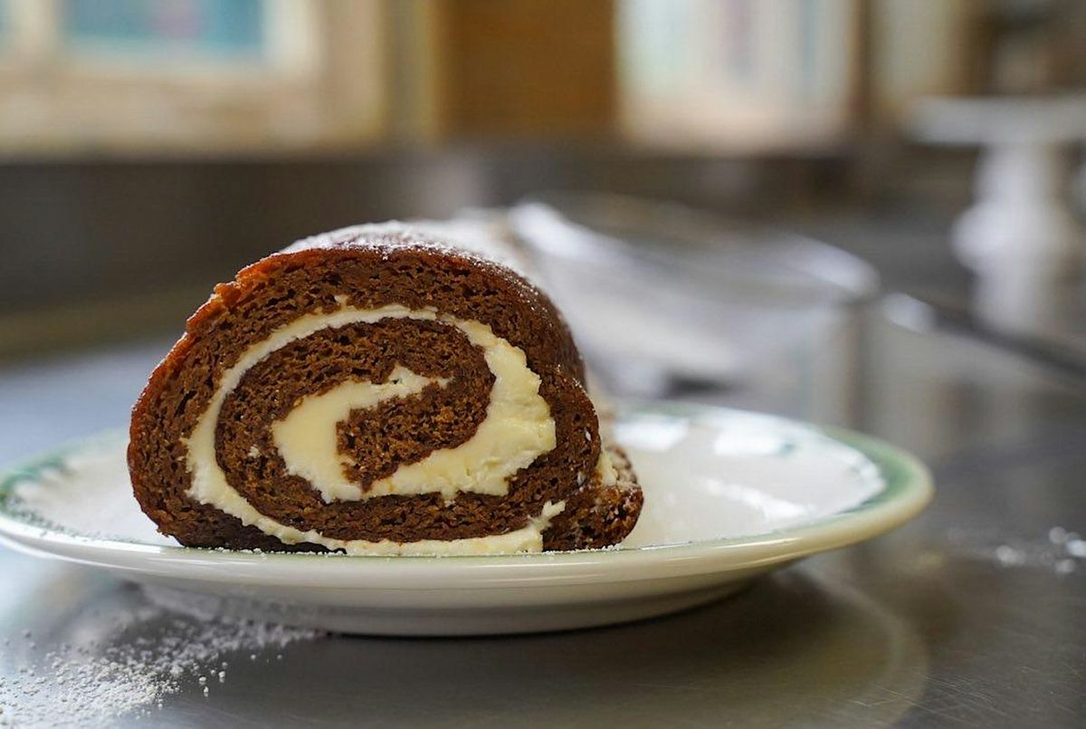 Annie's Signature Sweets -Spiced Apple Cake Roll baking class in CLE