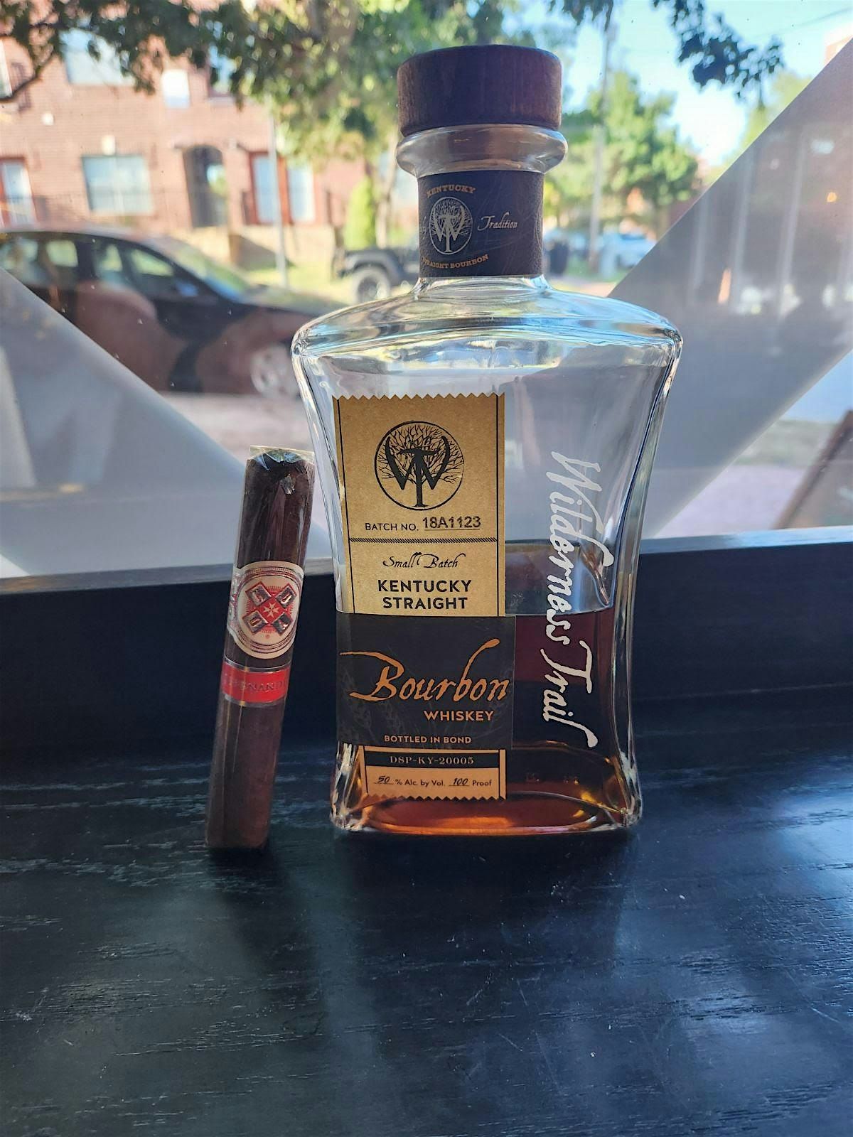 Hoyo De Monterrey La Amistad Silver Robusto & Wilderness Trail Bourbon