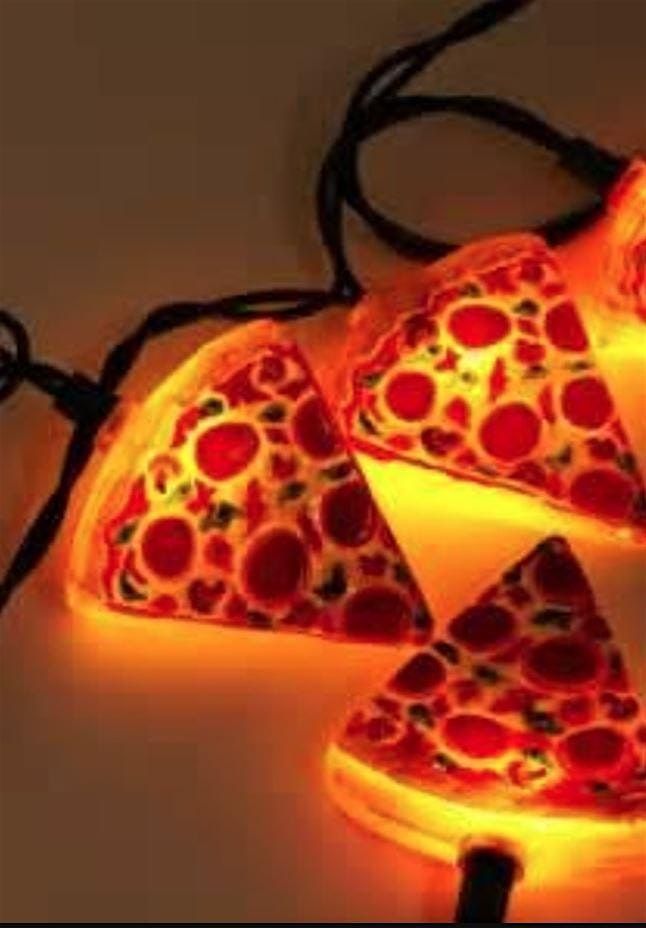 Pizza, Dessert & Christmas Lights Tour