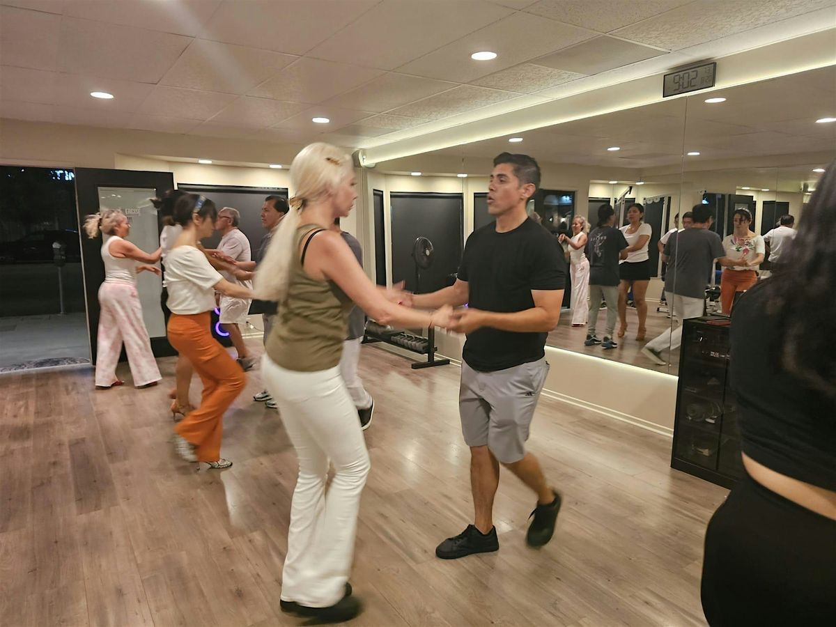 Saturday Salsa Class for Beginners by Alejandro Sol!