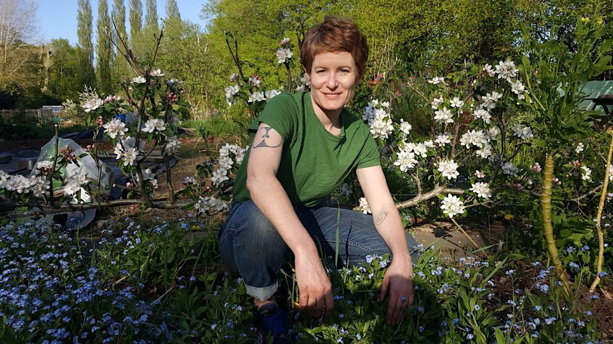 Alys Fowler | Small is beautiful: gardening in confined spaces