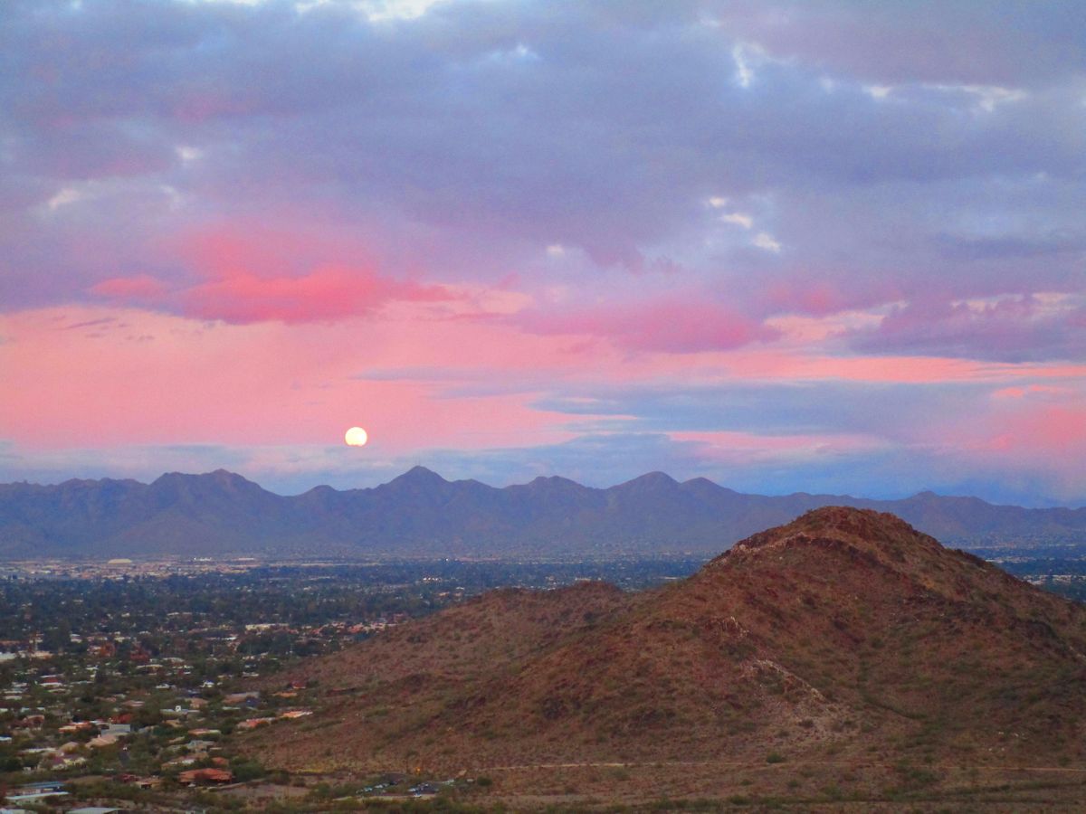 Spectacular Sunset and Full Moon Hike in Phoenix Mountains Preserve