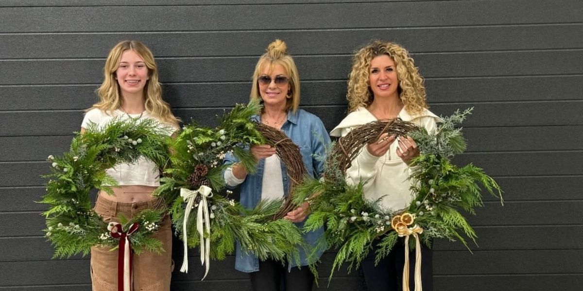 Holiday Wreath Workshop at Calivines