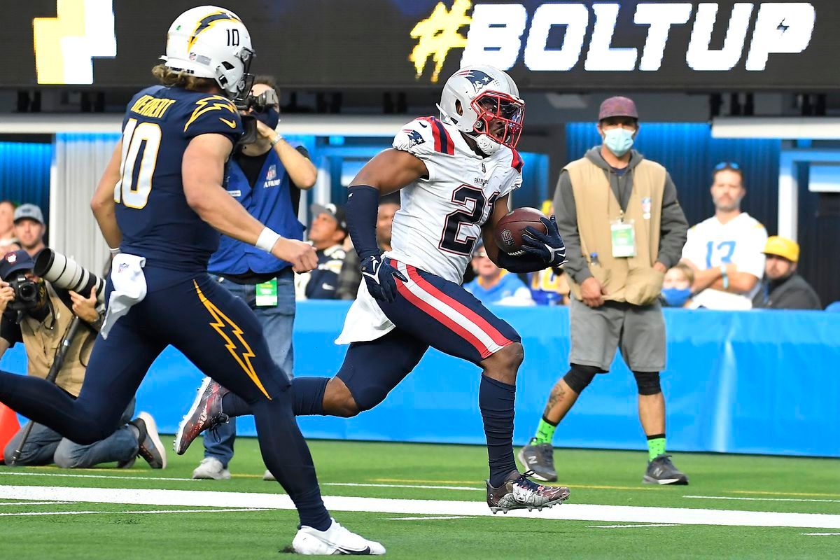 Los Angeles Chargers at New England Patriots at Gillette Stadium