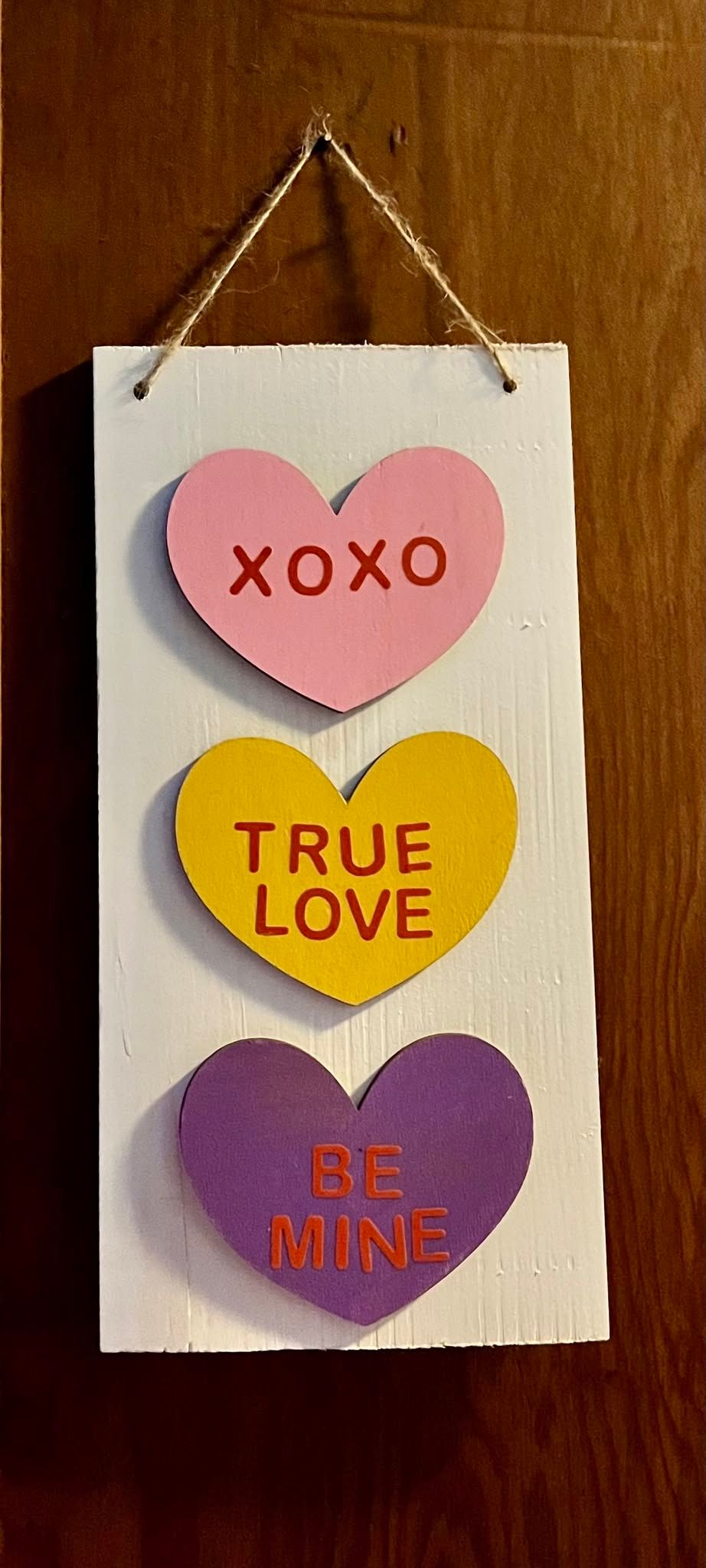 Craft your own candy hearts hanger! 