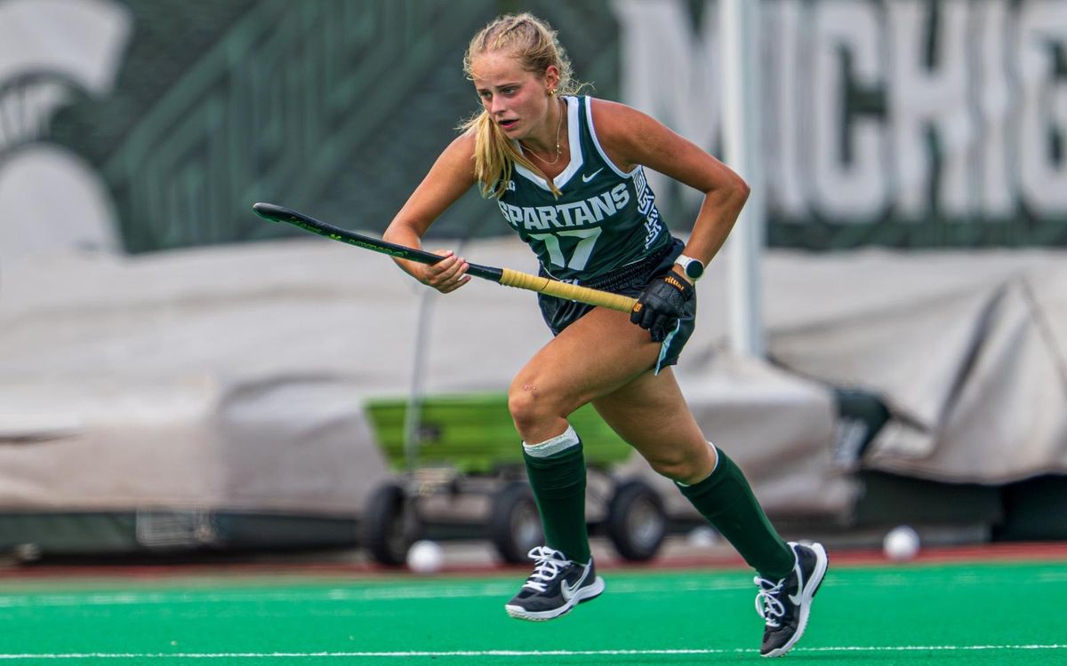 Parking Merrimack Warriors at Vermont Catamounts Womens Hockey