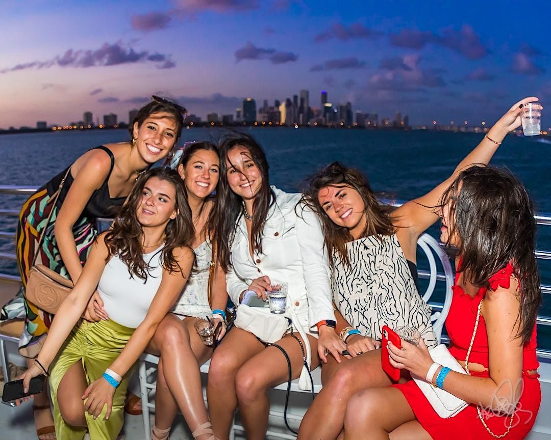 Party like a rockstar in paradise: Midnight Yacht Tour, Live DJ, Open Bar!