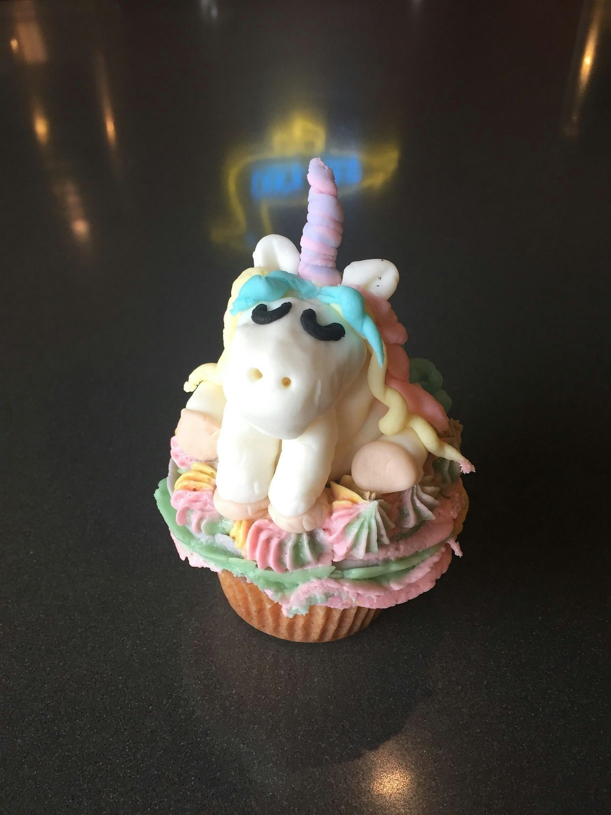 All Ages: Unicorns! Cupcake Decorating Class