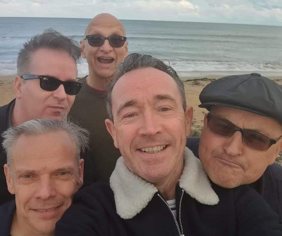 Sir Bald Diddley & his Ripcurls - Festive Beach Party!