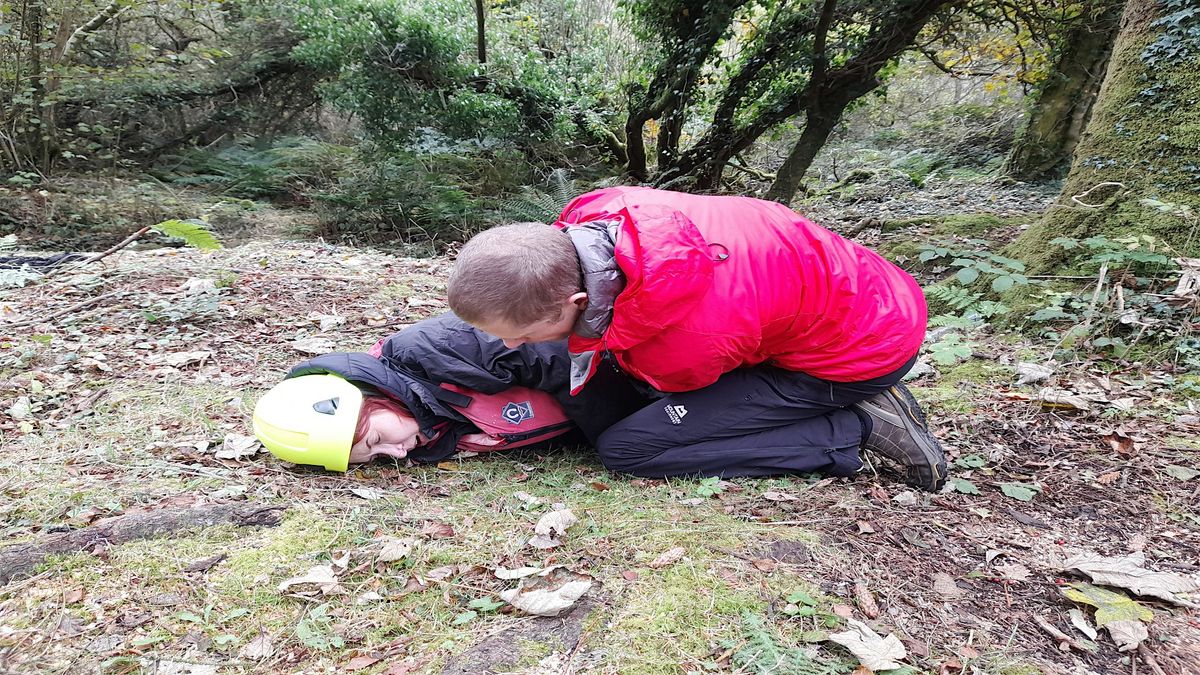 16 Hour Outdoor First Aid Course Dartmoor