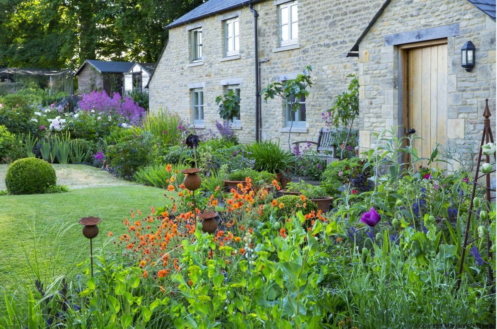 A Year At Spring Cottage with Telegraph gardening writer & 'Natural Gardener' Val Bourne