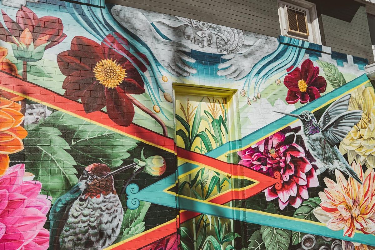 San Francisco: Mission District Small Group Mural Art and Food Tour