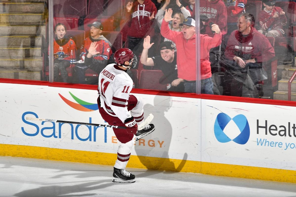 Parking UMass Minutemen at New Hampshire Wildcats Mens Hockey