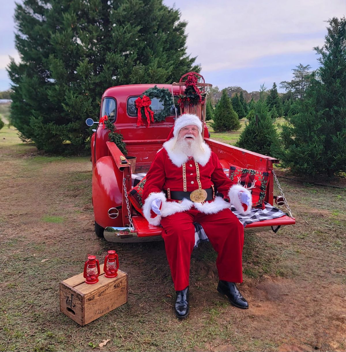 Christmas with Santa photos at 4D Tree Farms