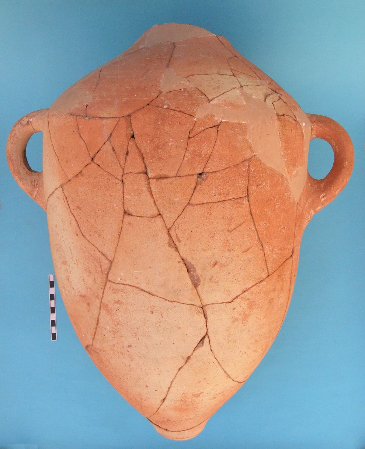 T. Pedrazzi - Between the Levantine coast and Cyprus: Canaanite commercial jars