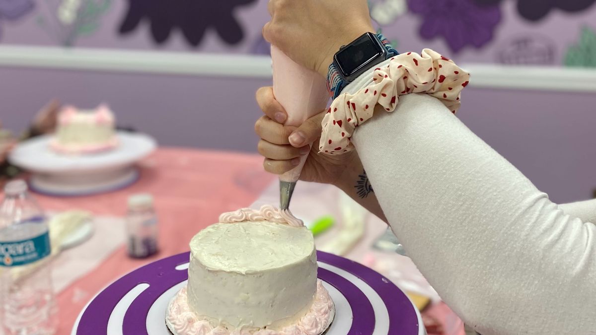 Cake Decorating Class