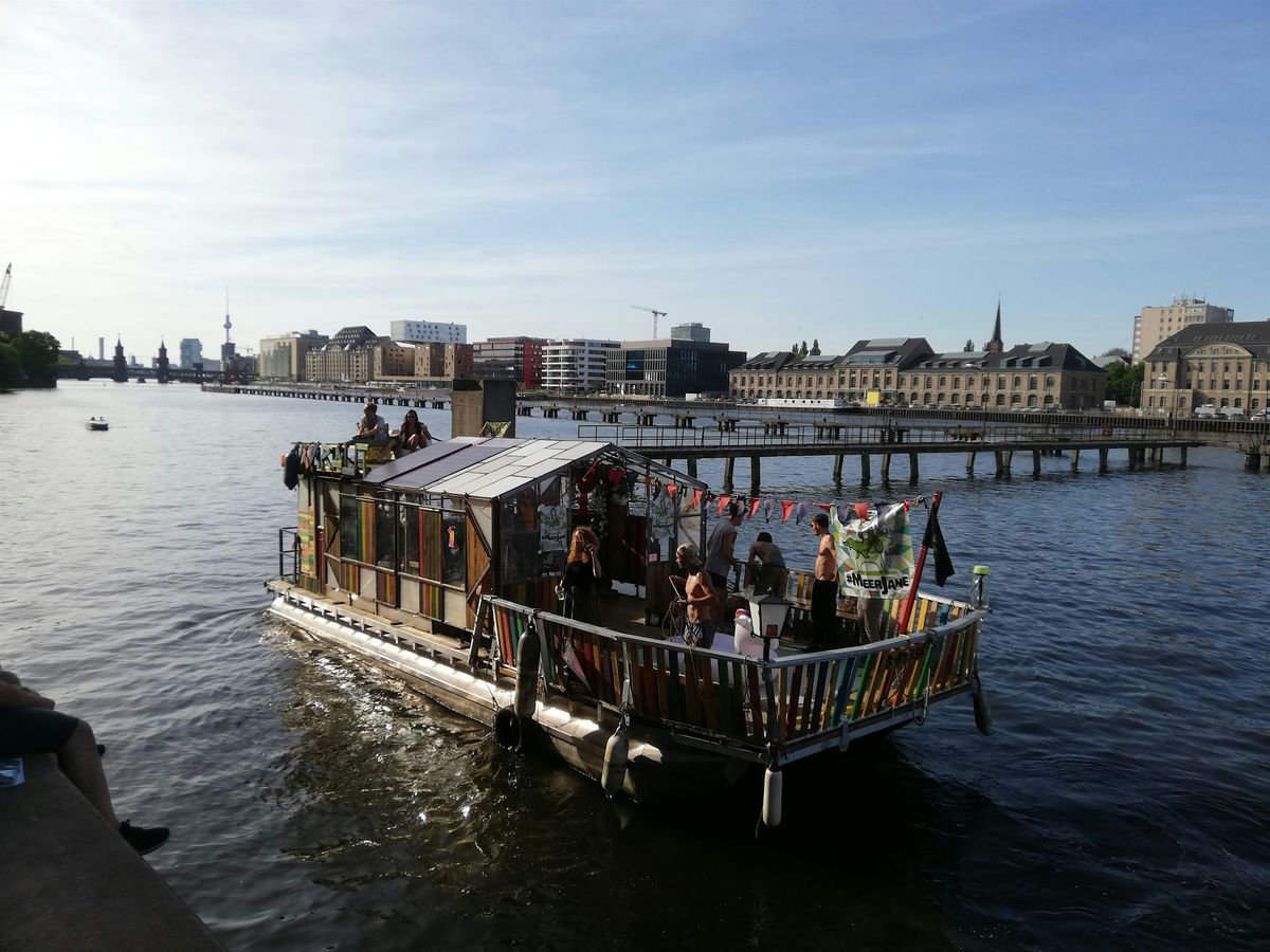 Boat ride with UNKRAUT and the Beautiful Stranger Experience