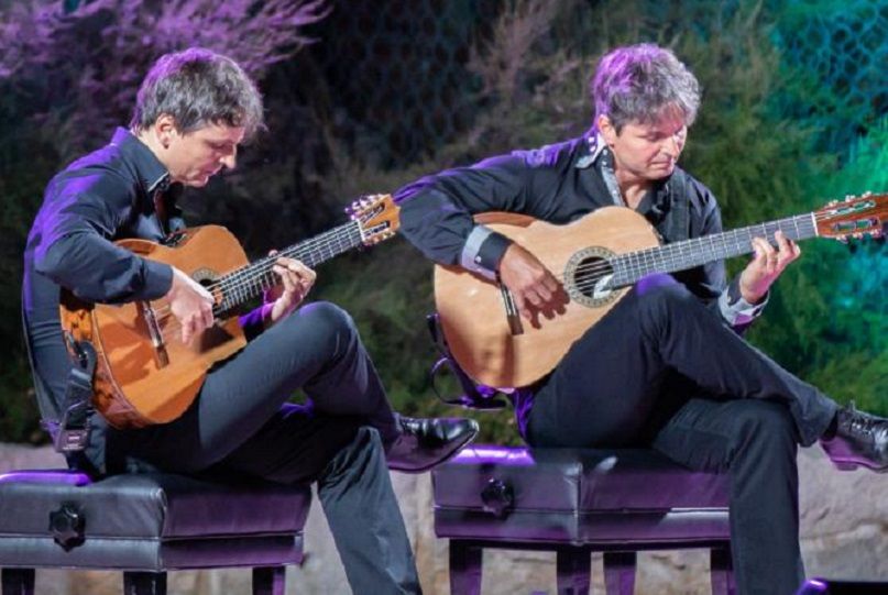 Katona Twins, Guitars