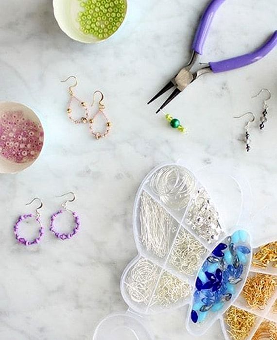 Young Women:Earring Making