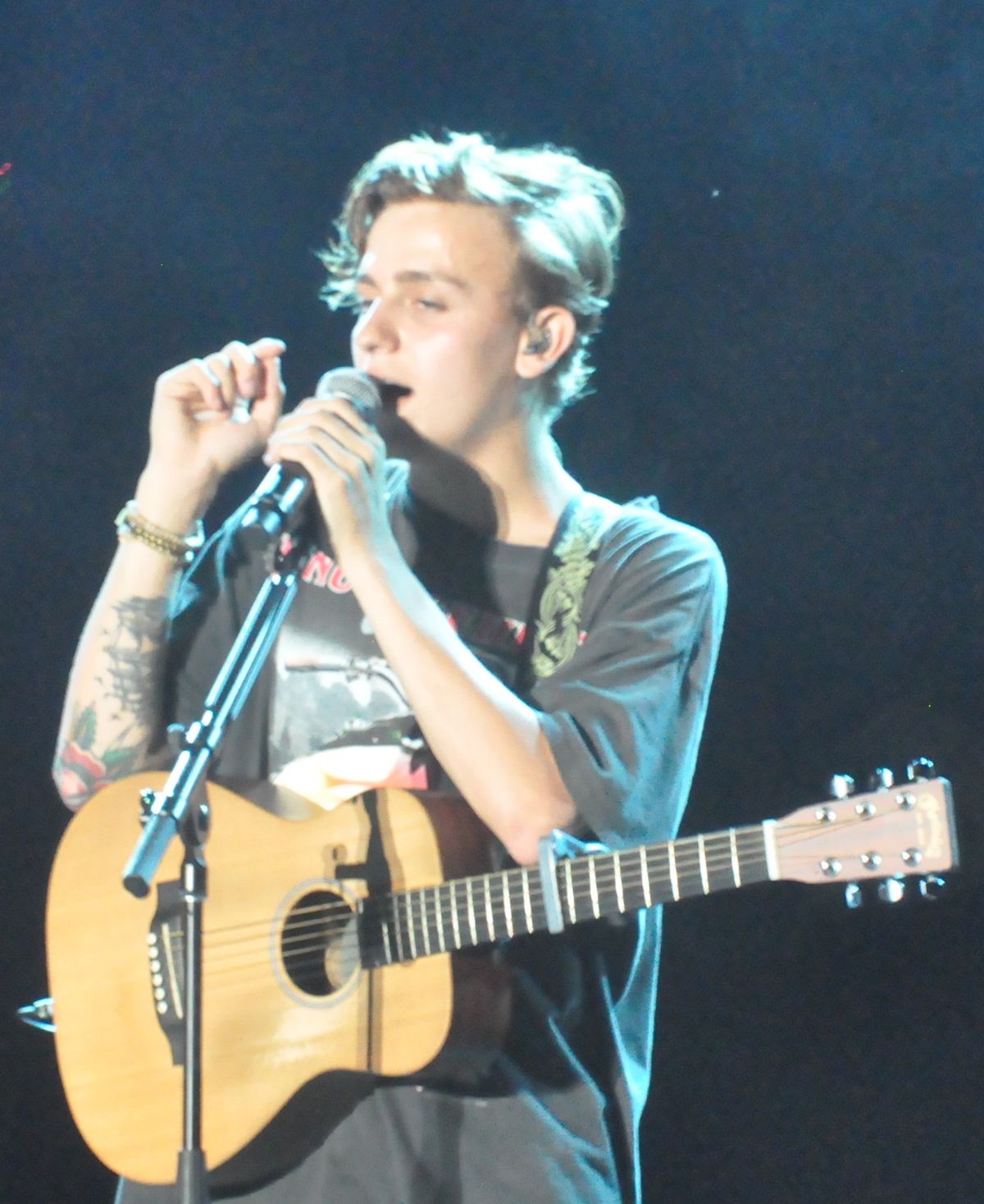 Scott Helman (18+)