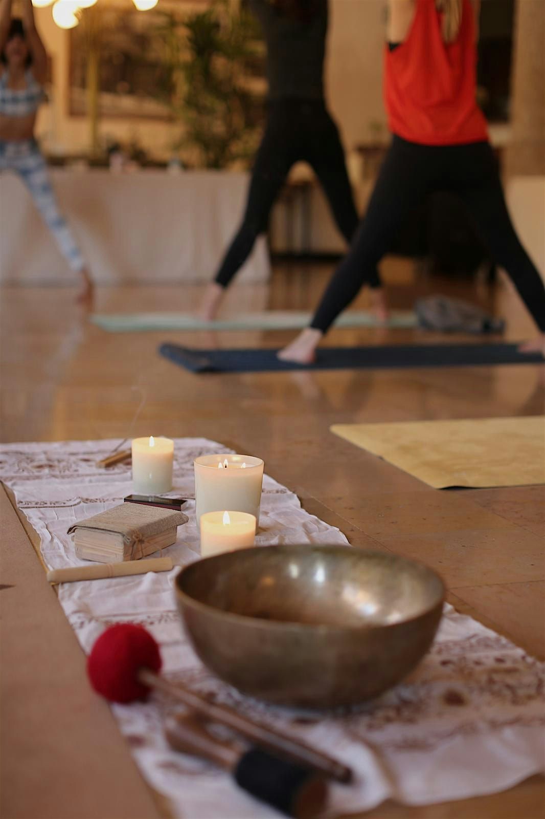 Evento de Yoga y Meditaci\u00f3n con velas en La Pedrera