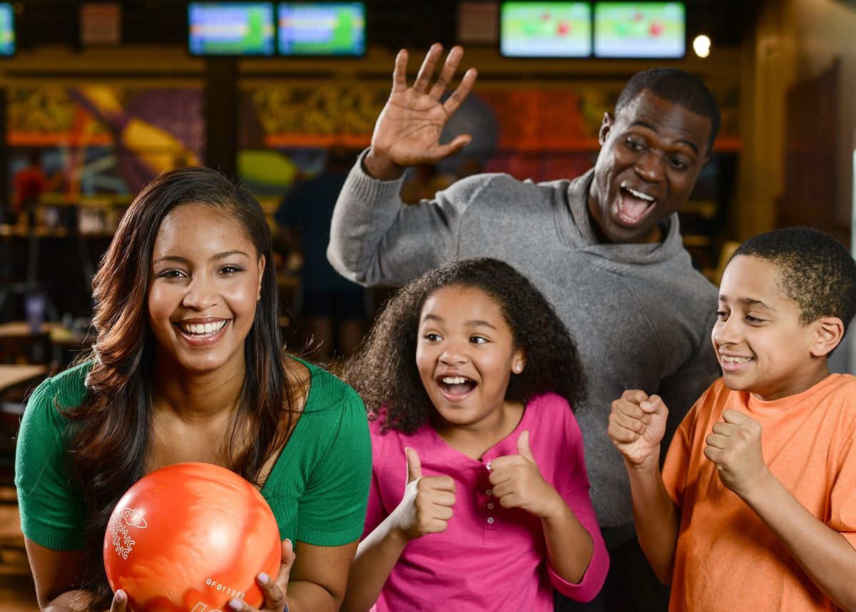 MOMS PLAY FREE during Mother's Day Madness at Spare Time Texas