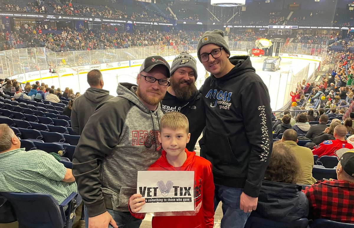 Grand Rapids Griffins at Chicago Wolves at Allstate Arena