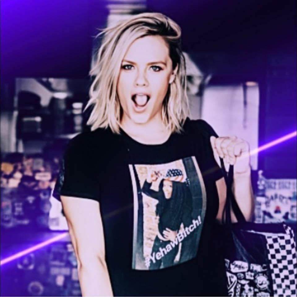 The Queens of Denver Comedy Elise Kerns, Blush & Blu, Denver, 8 July 2022