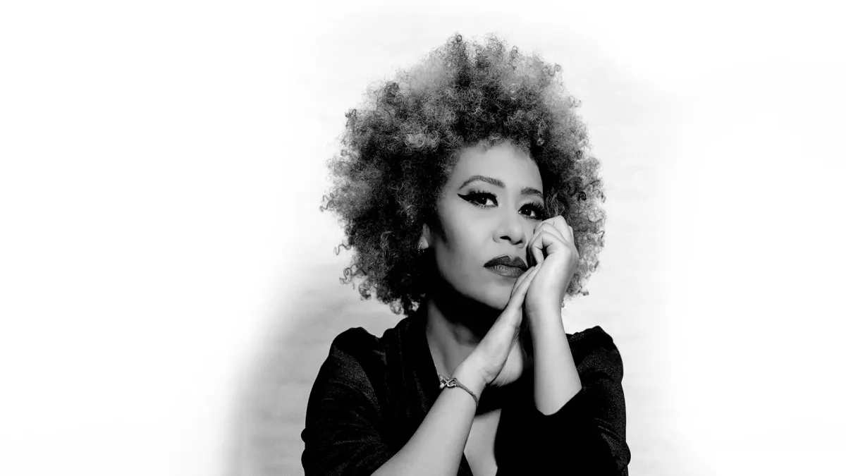 Emeli Sand\u00e9 in City of London