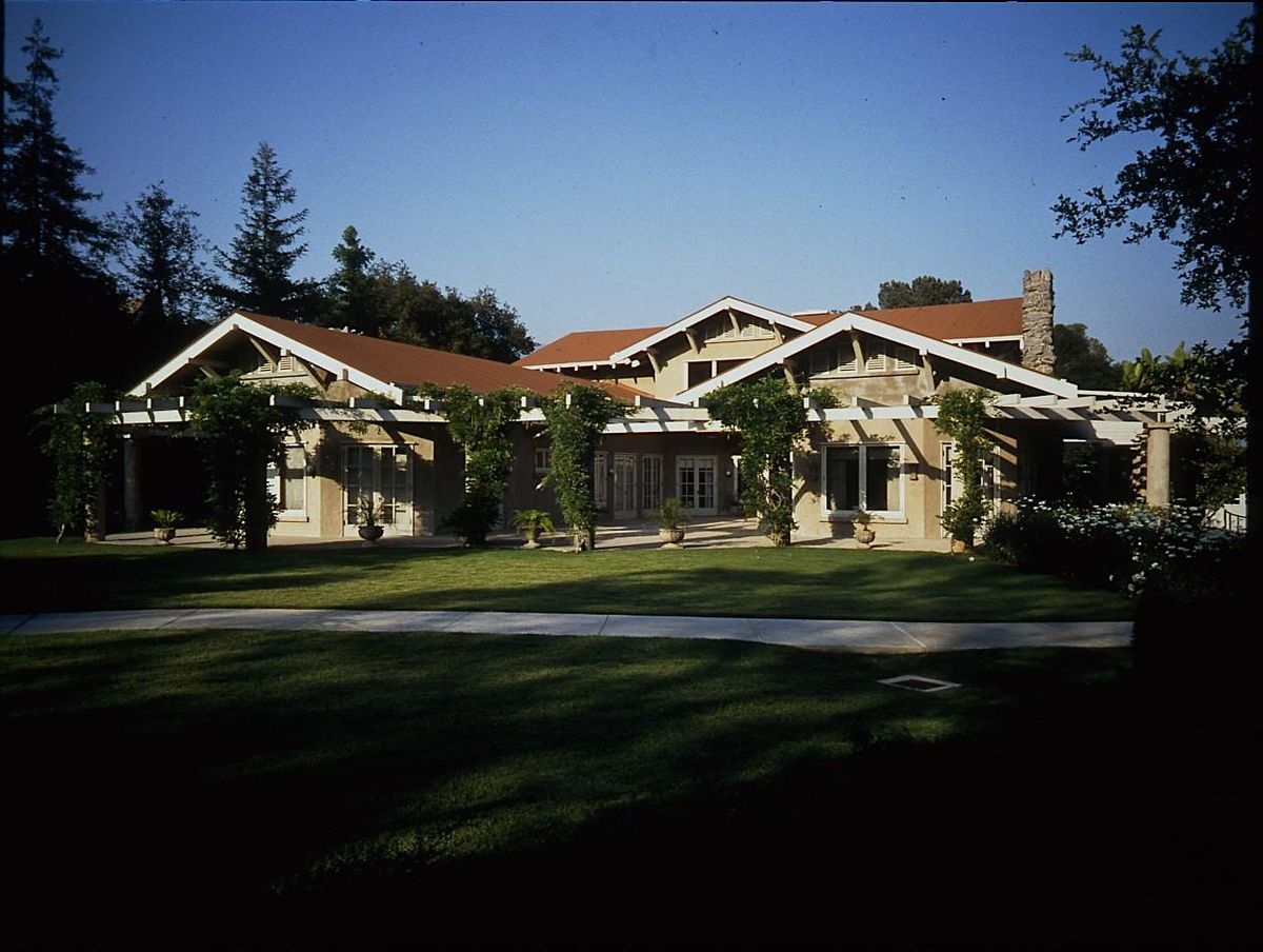 Tour of the historic Lanterman House