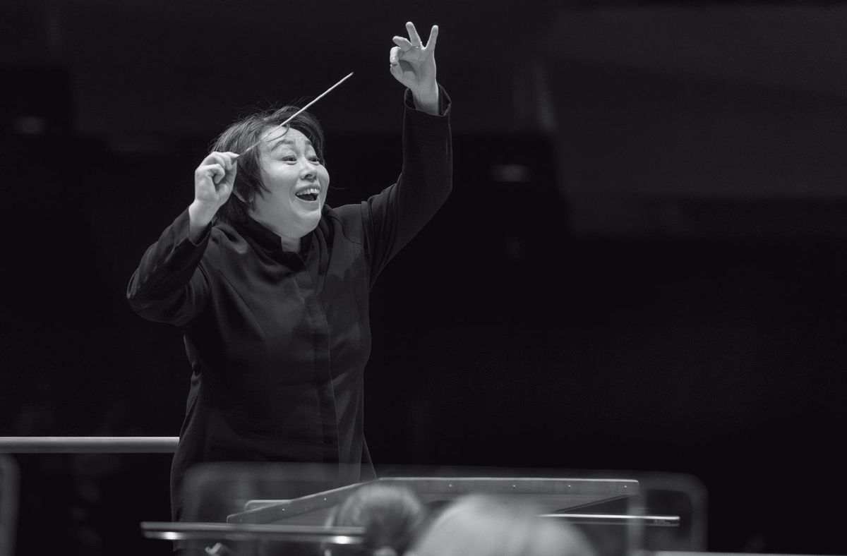 Seattle Symphony - Xian Conducts Iris Unveiled