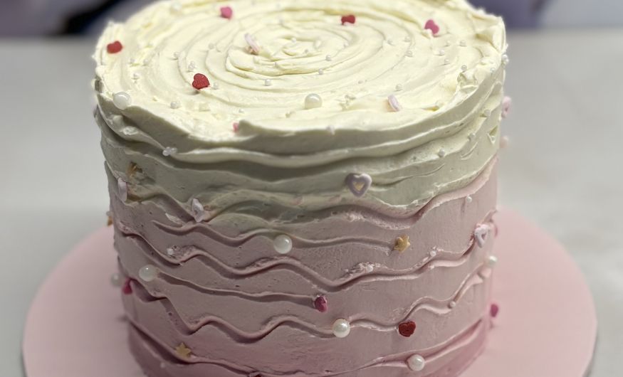 Buttercream 'wave' cake with Swiss Meringue Buttercream