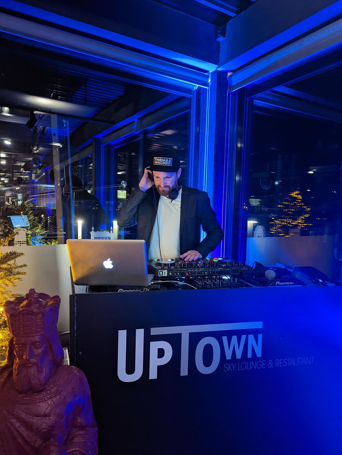 UpTown Beats - Saturday DJ Night