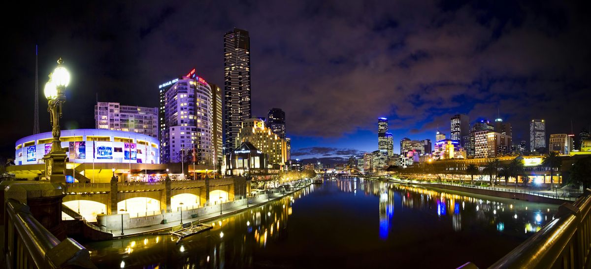 Melbourne City twilight photo walk