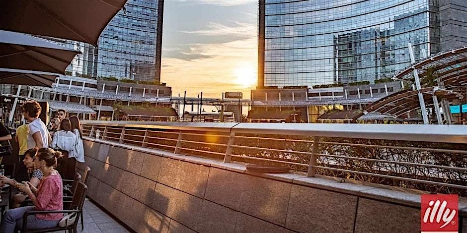 Aperitivo al tramonto da illy in Piazza Gae Aulenti