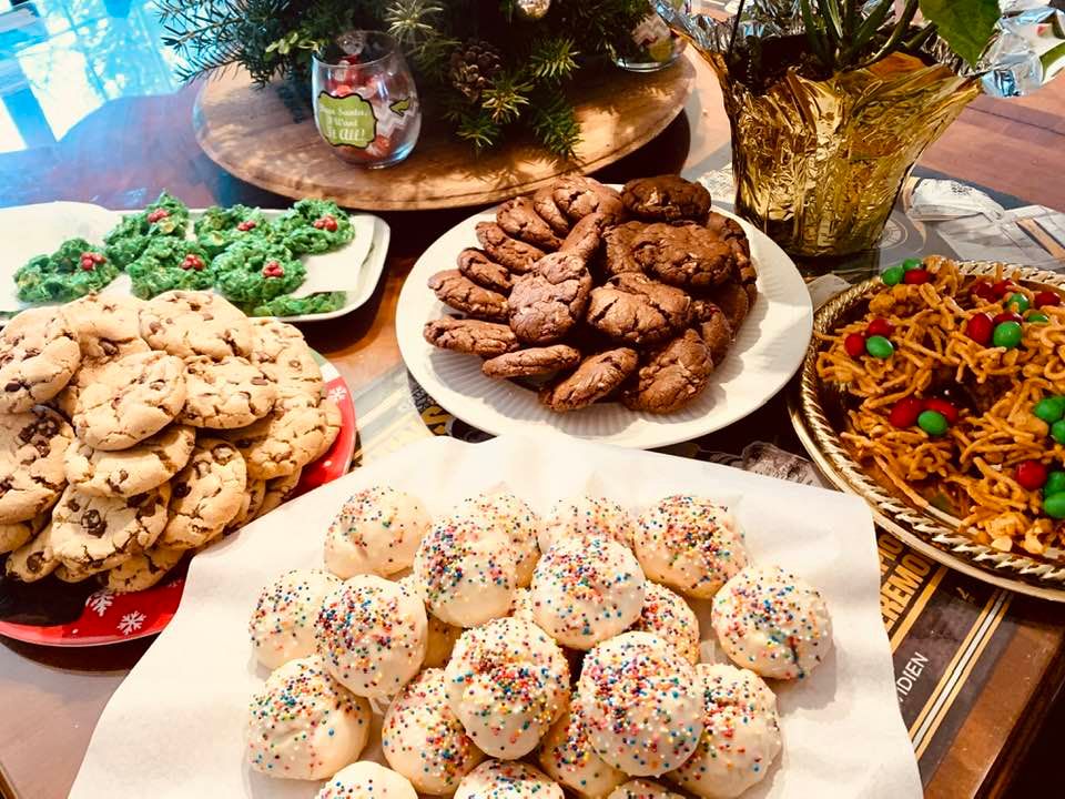 SOLD OUT!  Christmas Cookies & Cocktails Class at Angelina's Italian Restaurant!