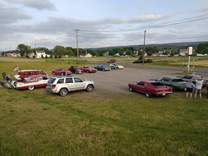 Cruise Night Milkhouse Creamery 