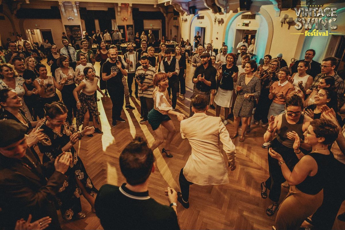 Lindy Hop te\u010daji s Katjo in Bla\u017eem v sezoni 2024\/2025