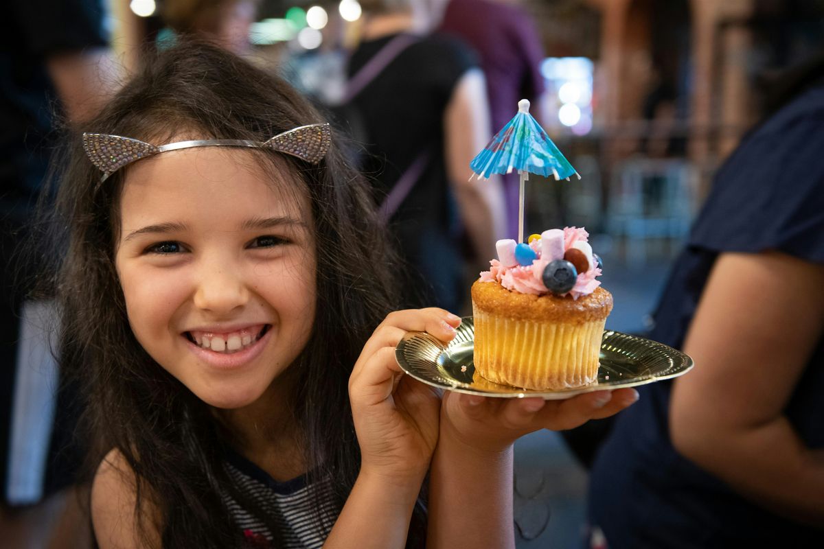 Bastille Day kids cupcake decorating