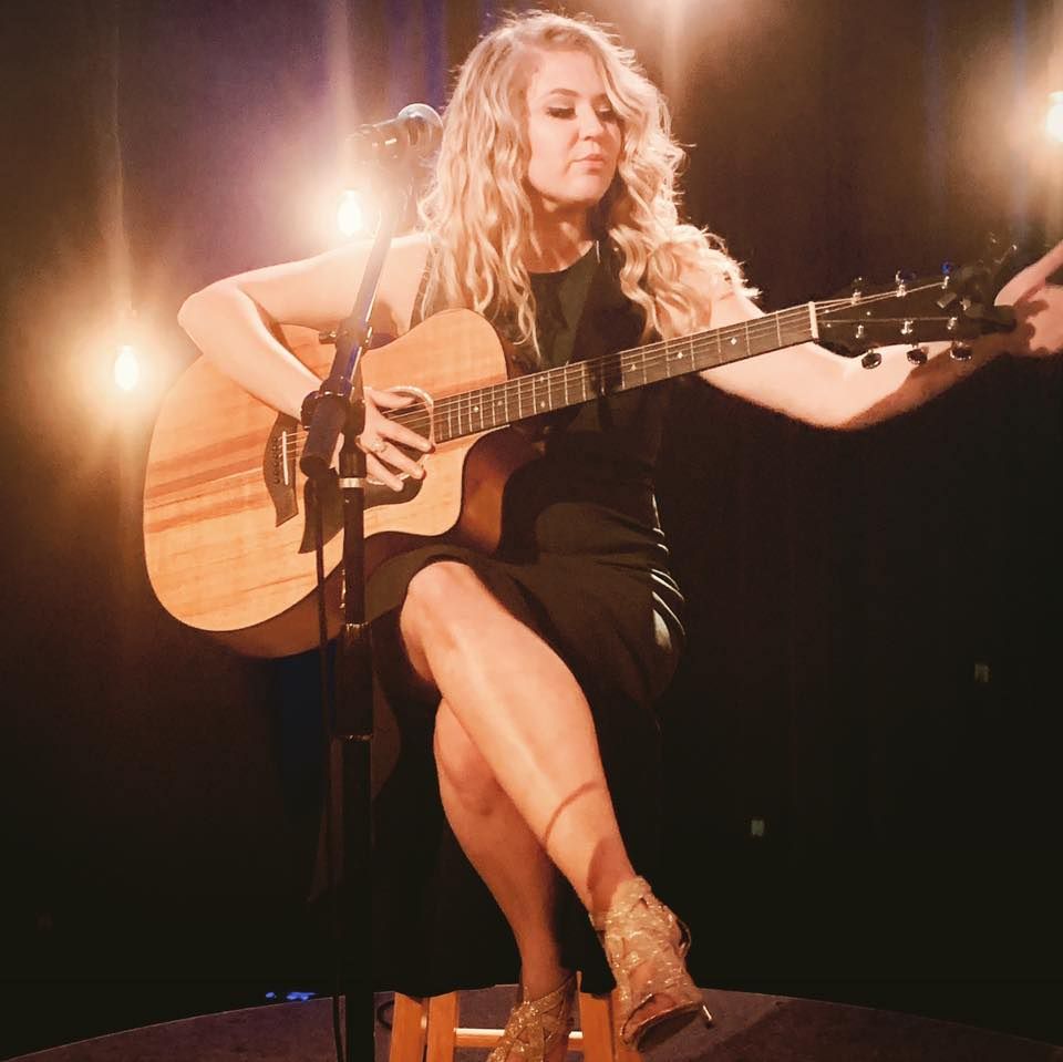 Live Music: Laura Cashman