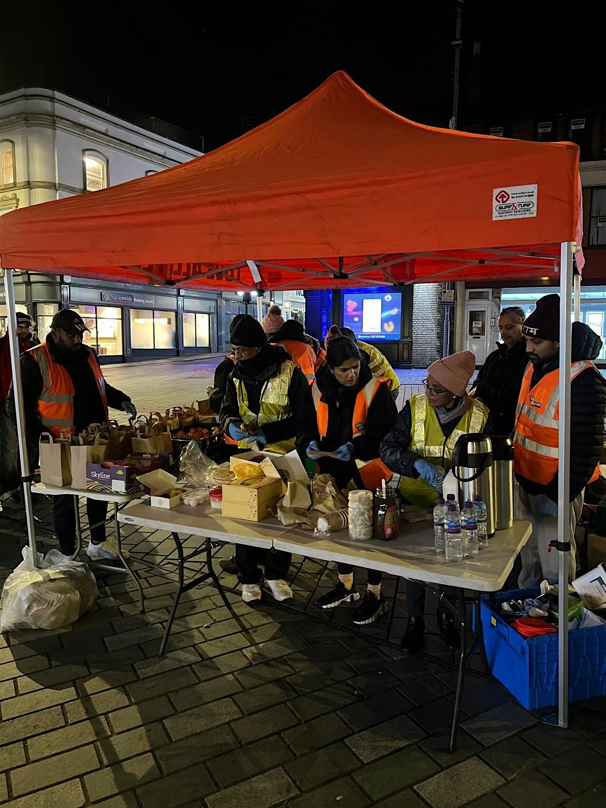 Volunteer To Feed The Vulnerable - Luton - Town Hall