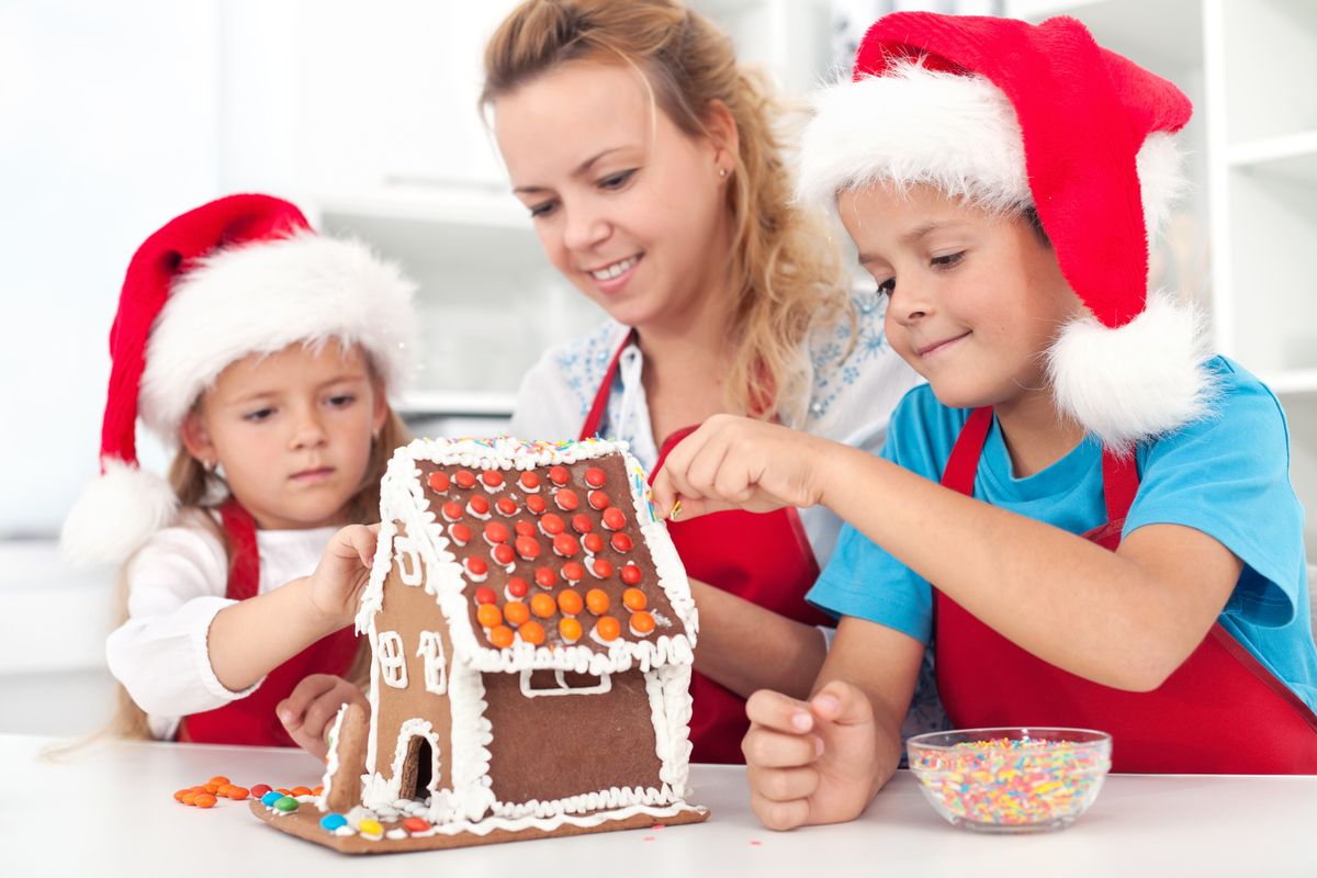 Gingerbread House Family Decorating Workshop