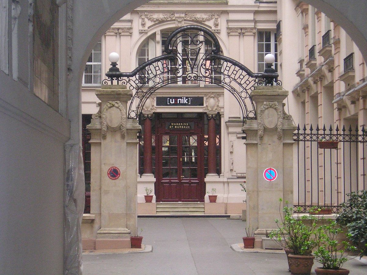 Des dizaines de balades gratuites et ludiques dans Paris et bien plus encore !