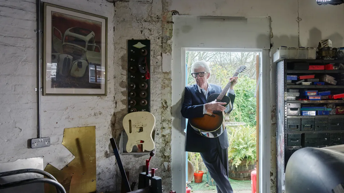 Nick Lowe, Los Straitjackets in Buffalo