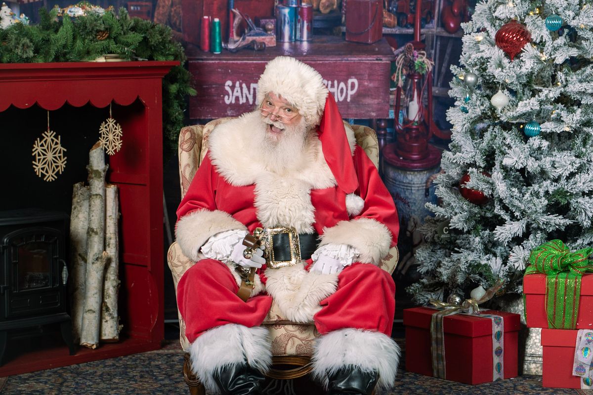 Photos with Santa (Private Reservations)